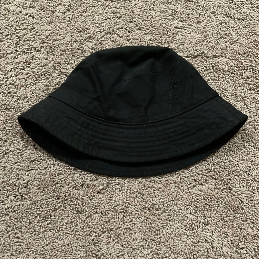 bucket hat